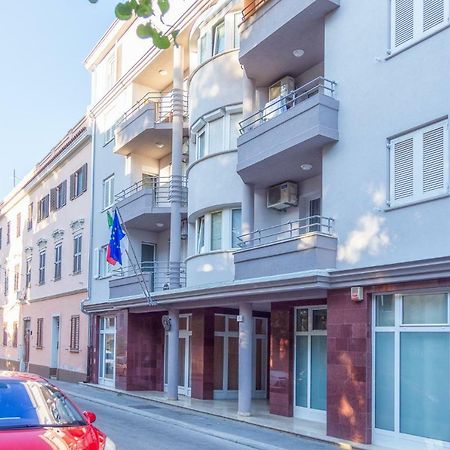 Apartment Monte Zaro Pula Exteriör bild