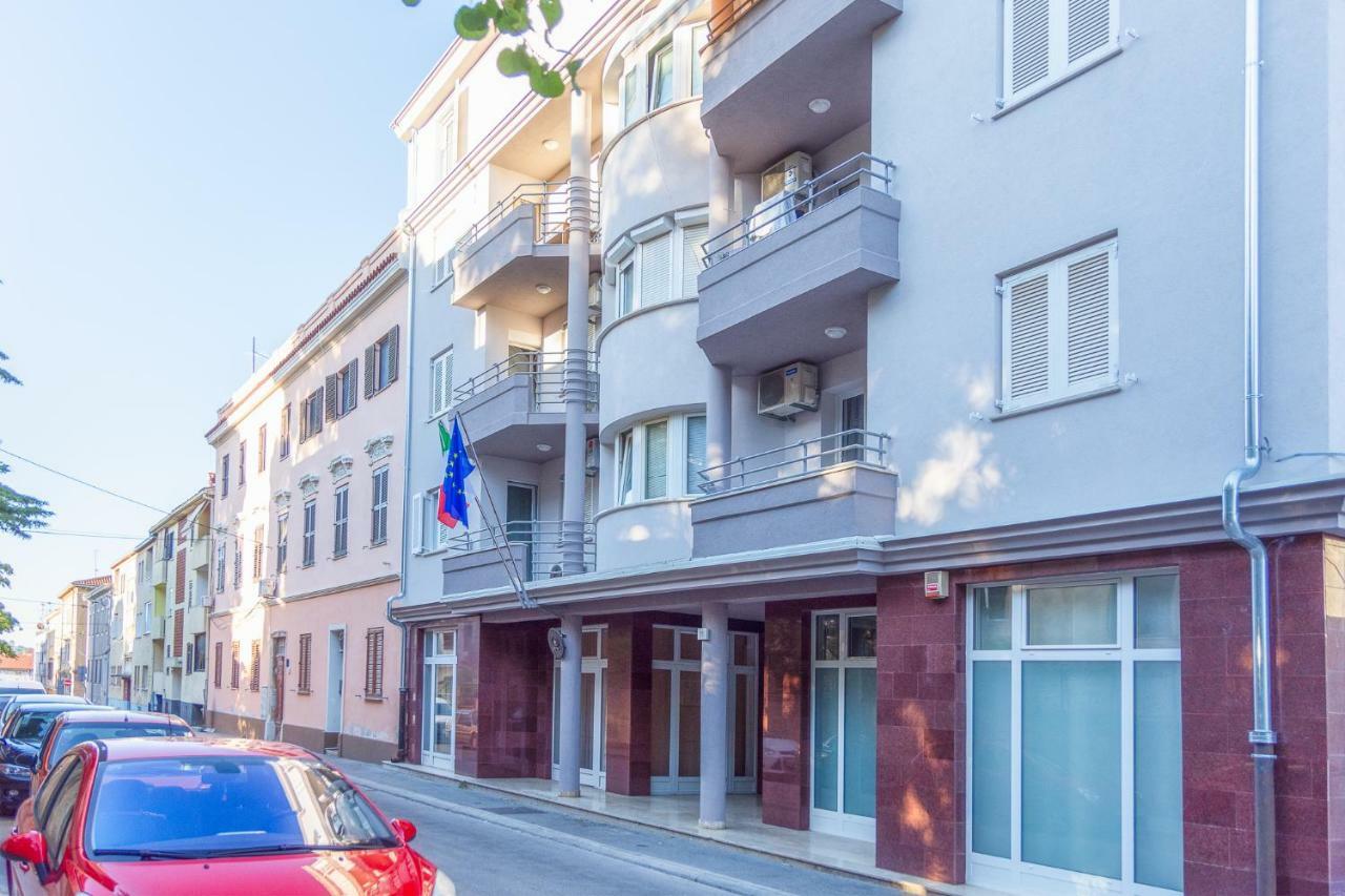 Apartment Monte Zaro Pula Exteriör bild